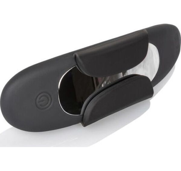 Črn CalExotics Lock-N-Play Remote Panty Teaser z magnetnimi krilci za pritrditev in daljincem