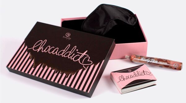 Erotična igra Secret Play Chocaddict s karticami, prevezo za oči in čokoladnim telesnim flomastrom