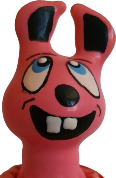 Fantazijski kondom Condomerie Laughing Pink Hare z ročno poslikanim rožnatim zajcem