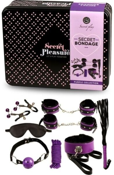Bondage set Secret Play z bičem, lisicami, krogličnim gagom, vrvjo, masko za oči, ovratnico in sponkami, vse v črni barvi